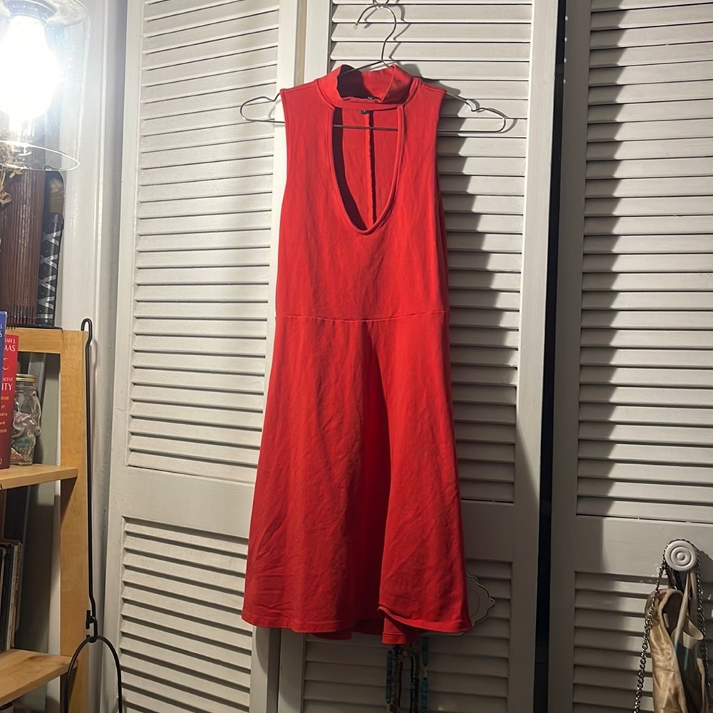 RED EXPRESS DRESS - Picture 2 of 2